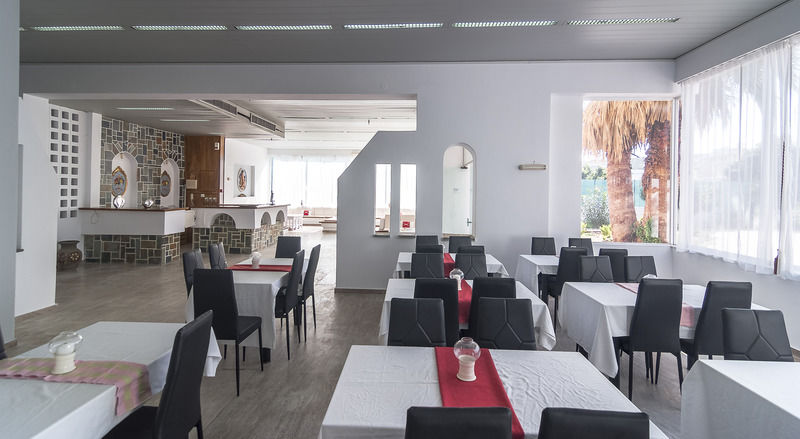 Paradiso Resort Agia Marina  외부 사진